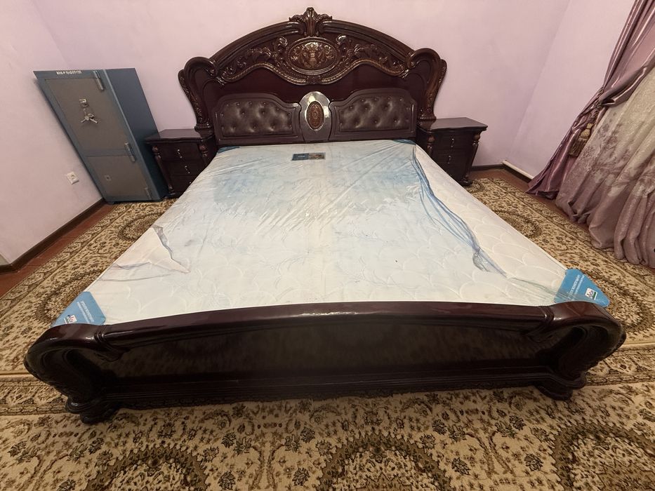 Спальный гарнитур