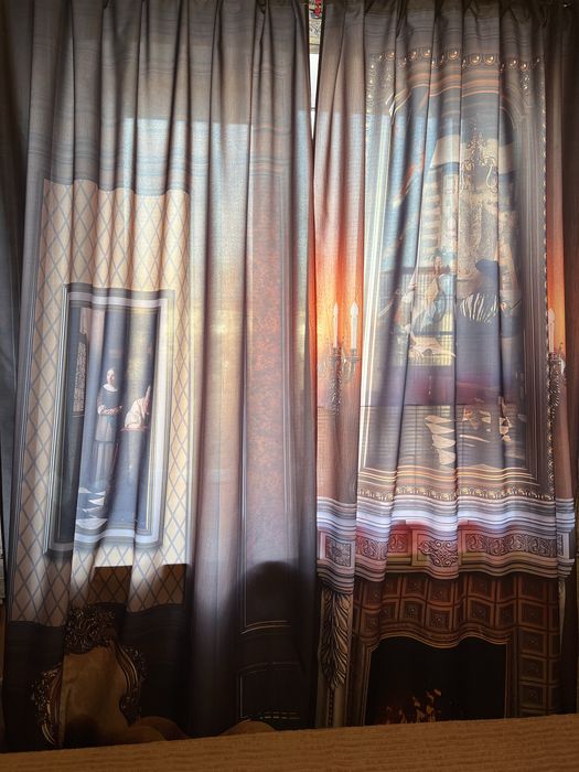 Продам фотошторы с рисунком пишите кому интернсно .