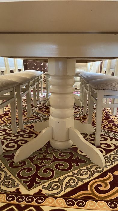 Стол для гостинной со стульями