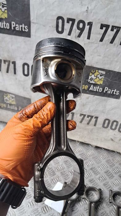 piston + biela Audi Q5 2.0 TDI CNH an 2016