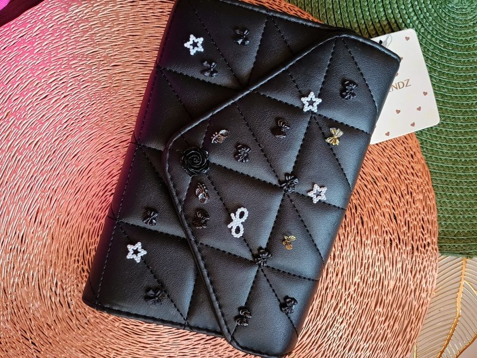 Чисто нова бутикова дамска малка чанта