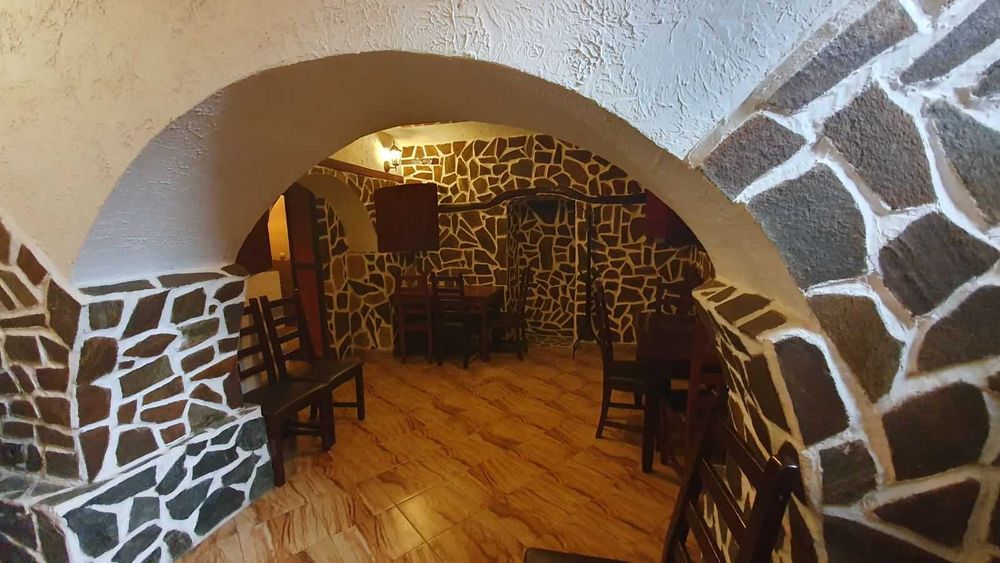 Дава се под наем Заведение в Кюстендил, Център - 170 кв.м за 765 € - Снимка #8