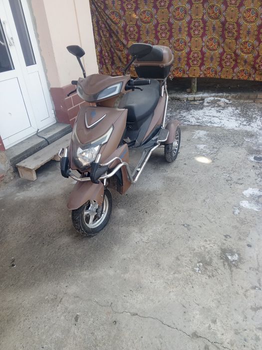 Elektra skuter 3 kalosni