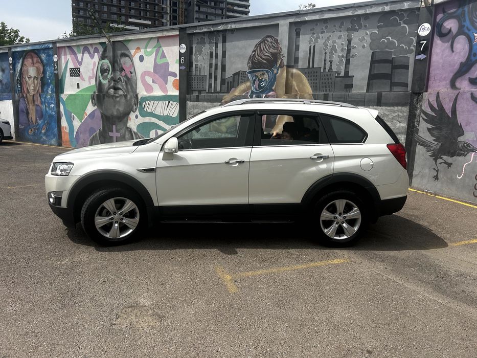 Chevrolet Captiva LTZ 2011 – 3.2л V6 – Пробег 88,000 км – Иностранец