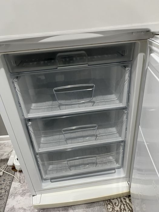 Продам холодильник