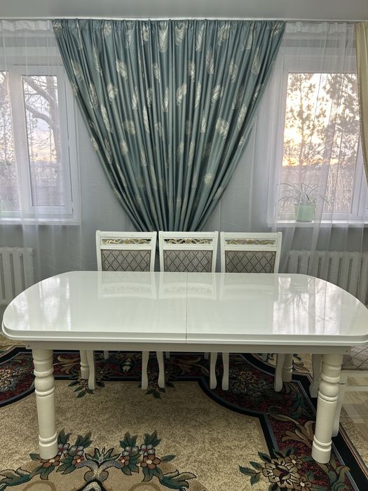 Продается Обеденный Стол