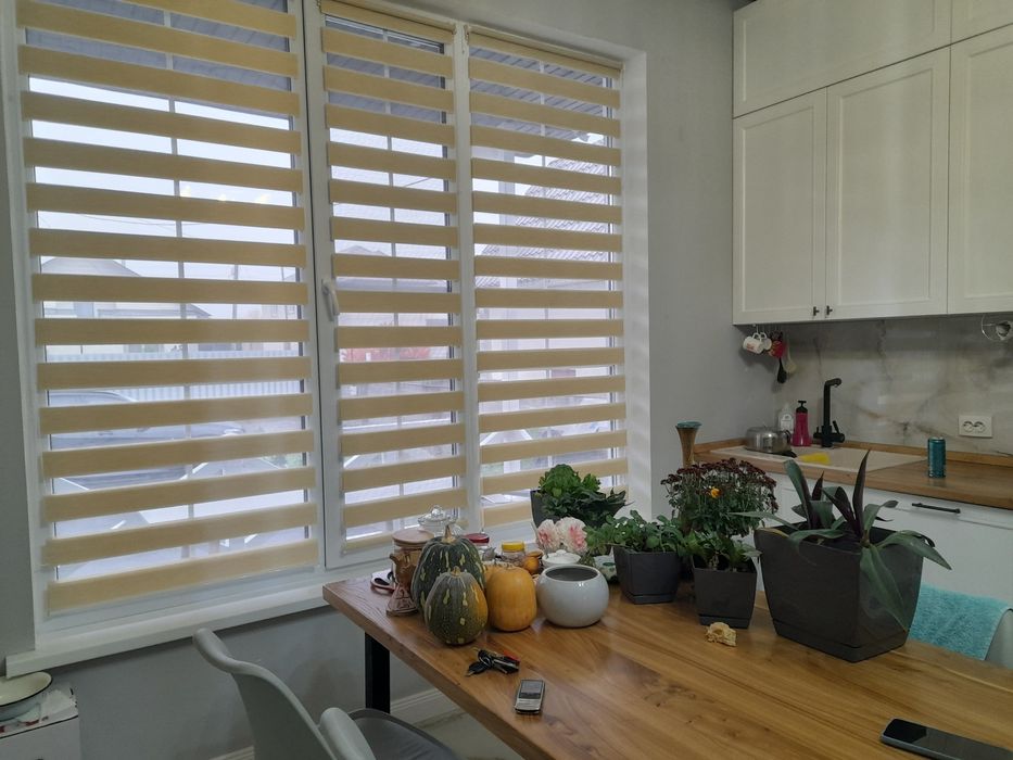 Ролл-шторы/День-ночь/горизонтальные жалюзи