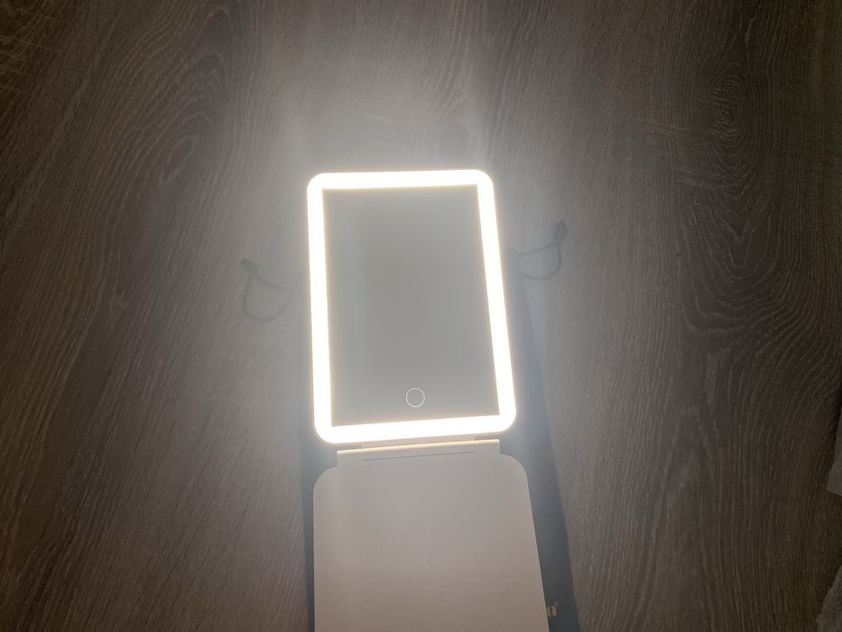 Oglindă Cosmetică Portabilă Mocado cu LED (1X / 10X)