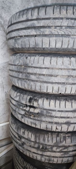 Продавам 4бр. Летни гуми 15"