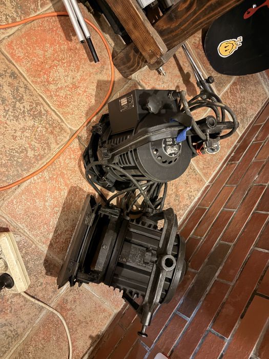 vand 6 proiectoare fresnel Arri