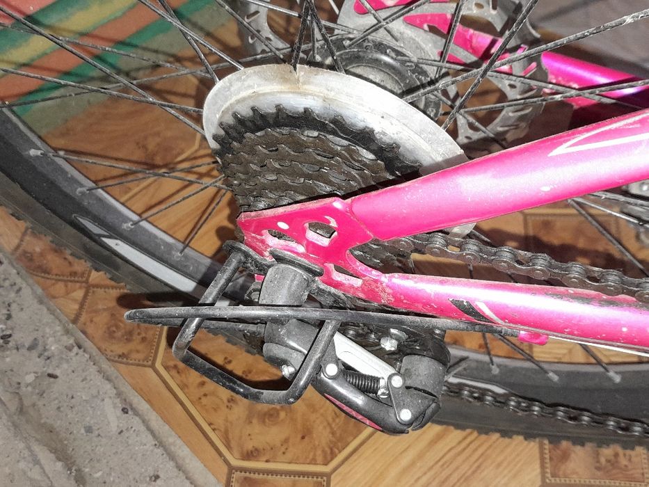 Лёгкий велосипед для прогулок и спорта