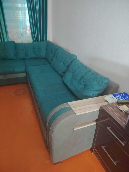 Продам диван уголок