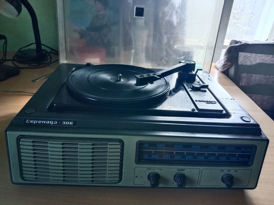 Продам музыкальный проигрыватель новый