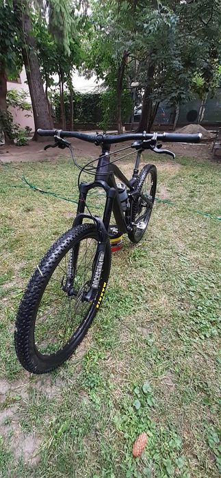 Vând bicicleta Cube