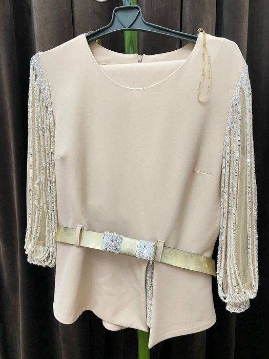 Кофта юбка сотилади