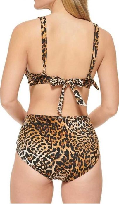 продавам бански Calvin Klein