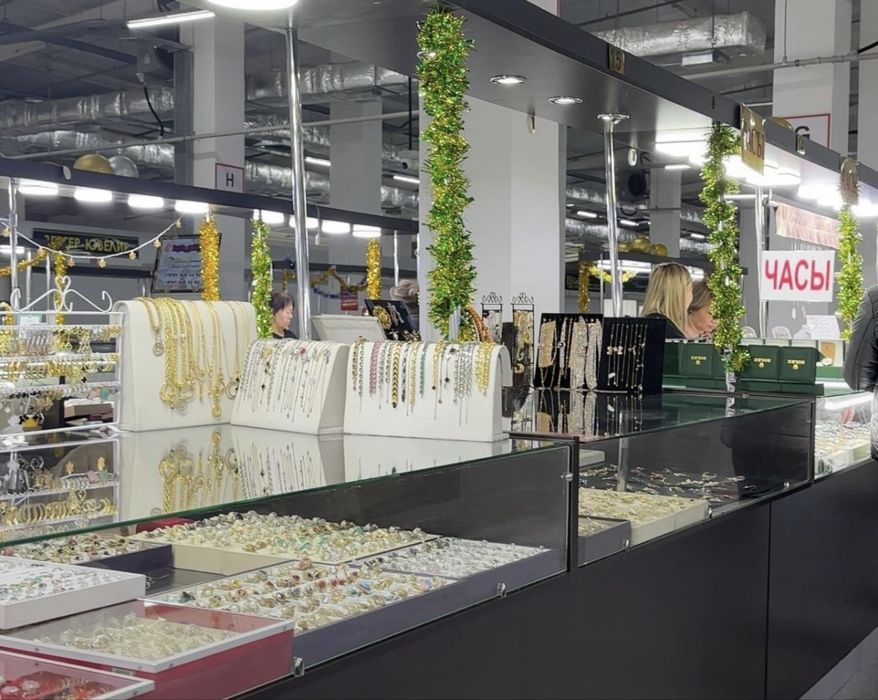 Продам место/витрину в первом ряду золотого ряда