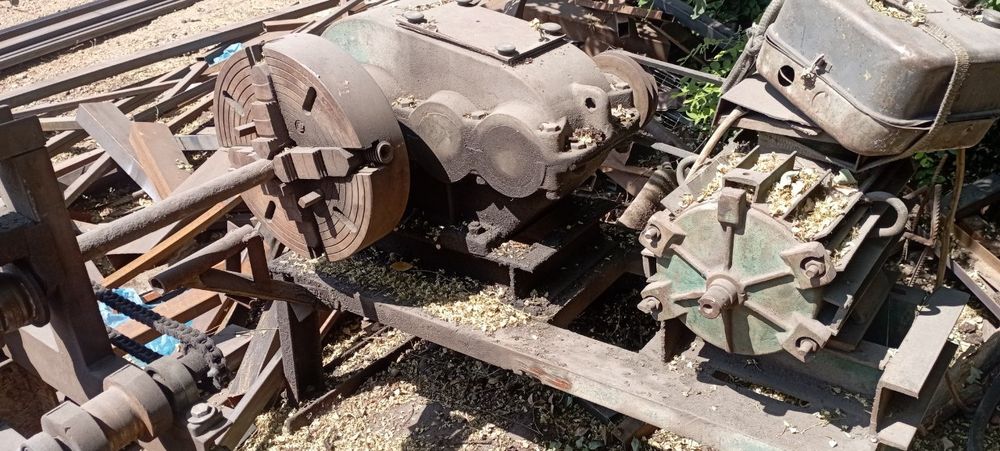 Редуктор, электродвигатель.