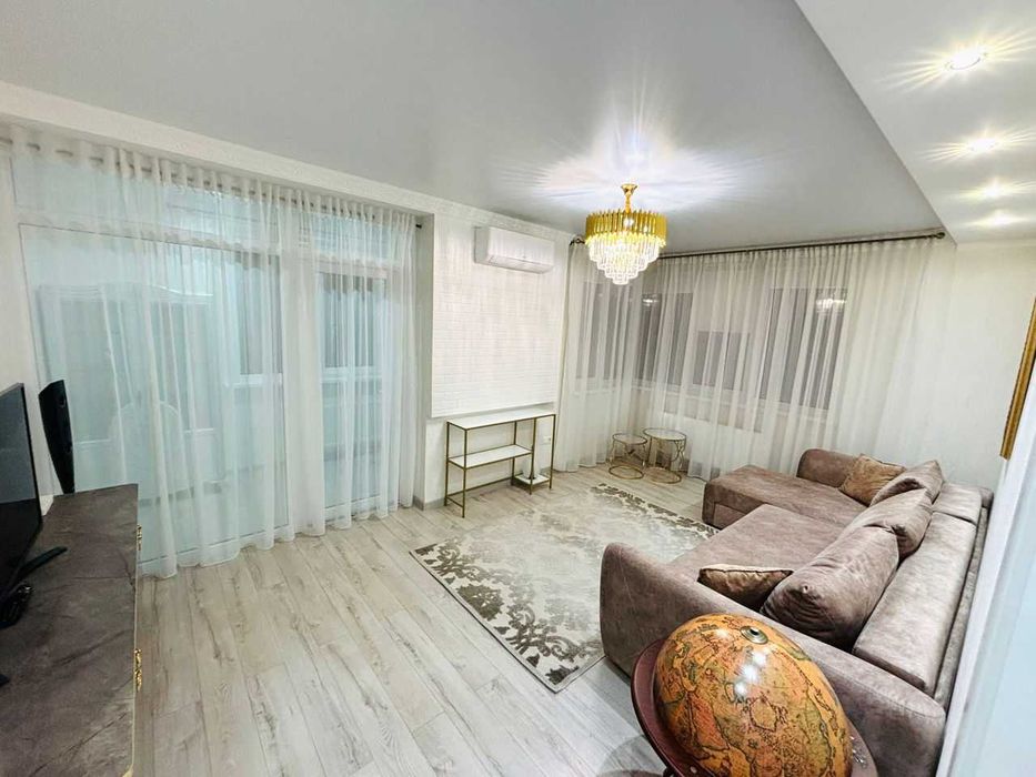 Дава се под наем Двустаен апартамент в София, Кръстова вада - 70 кв.м за 423.81 € - Снимка #2