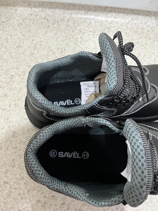 Продам спец обувь 43 р