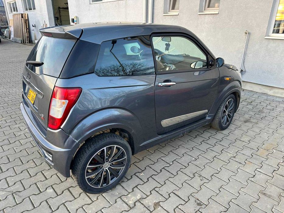 Ligier JS50B1 (16 ani)