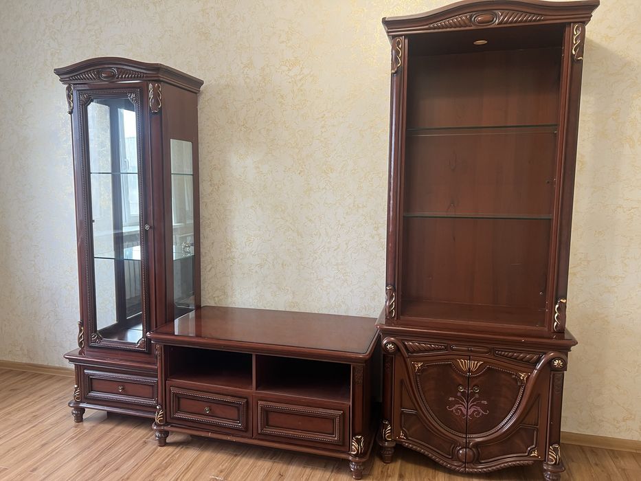 Сервант/горка срочная продажа