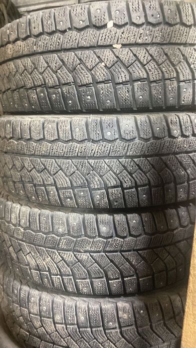 Продам шины 4 штуки комплект 195/65/15
