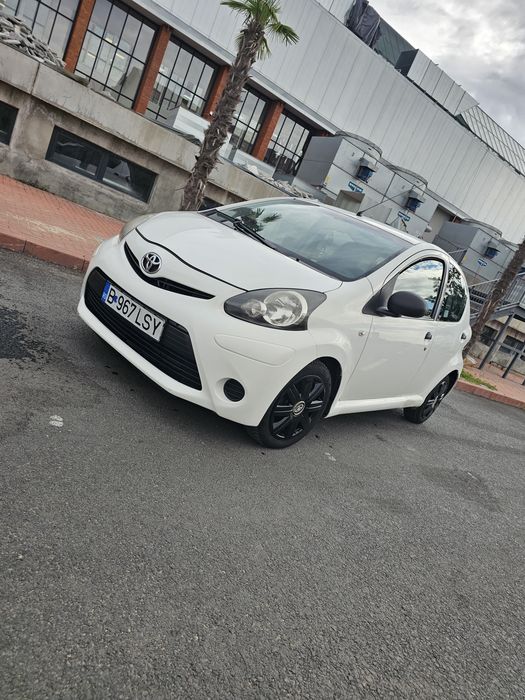 Toyota aygo 2012 facelift /chirie