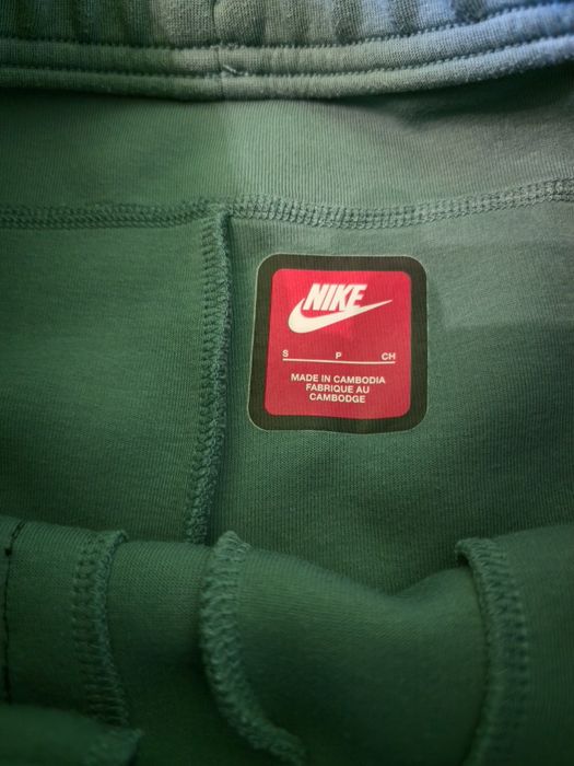 Nike Tech Fleece Size S