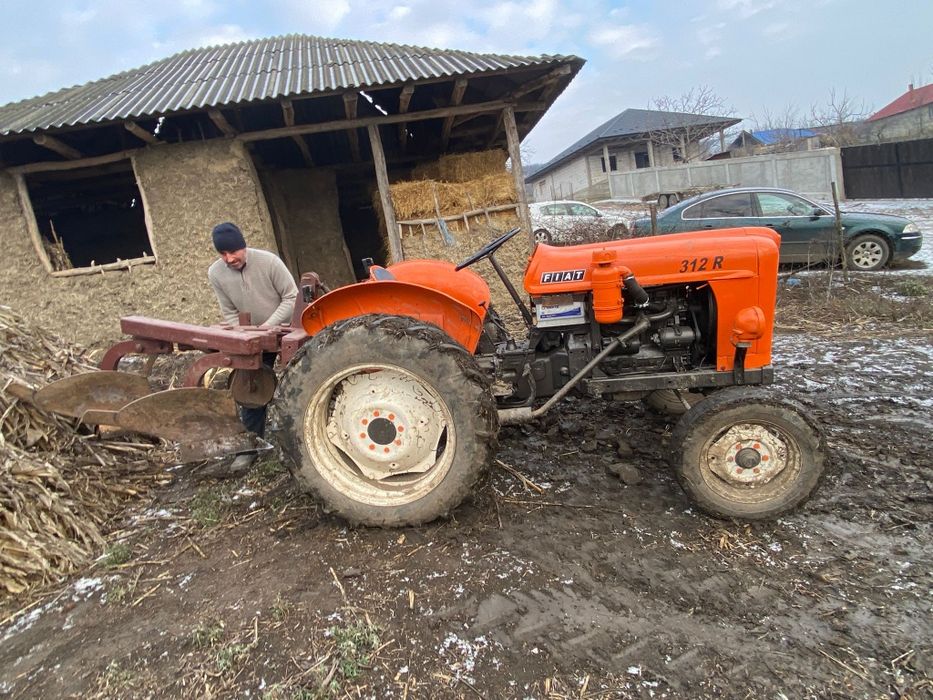 Tractor 312 R + plug