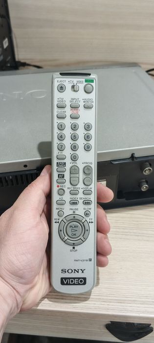 Видеомагнитофон  SONY