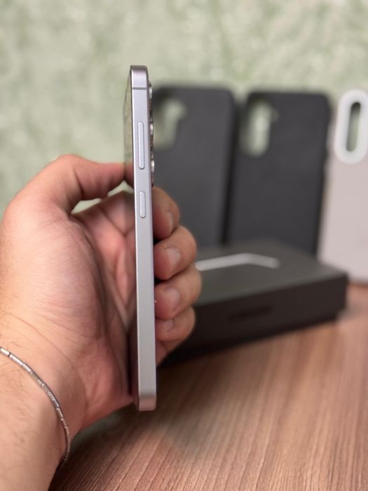 Samsung S 25 silver