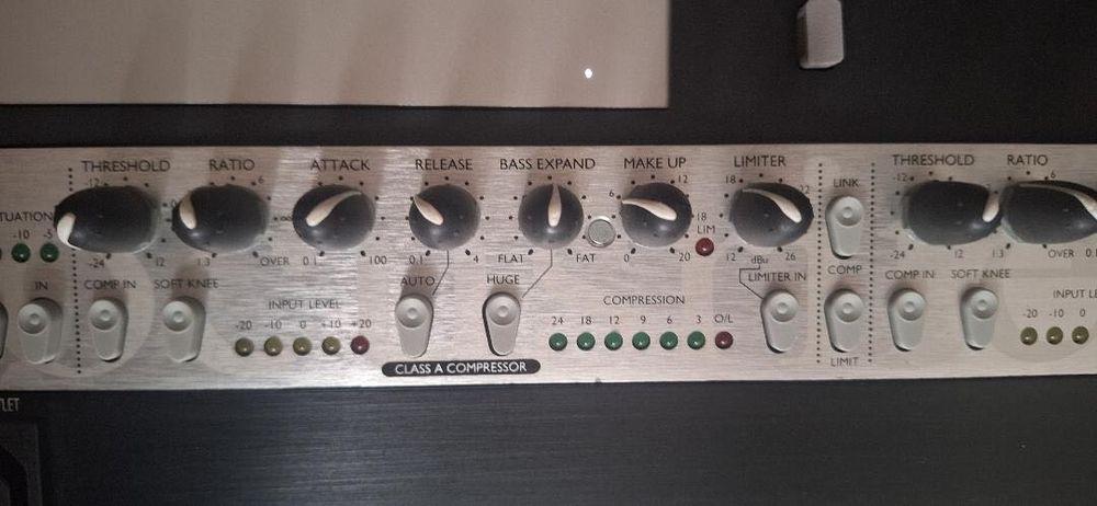 Focusrite compounder - dual mono/stereo compressor/gate/limiter