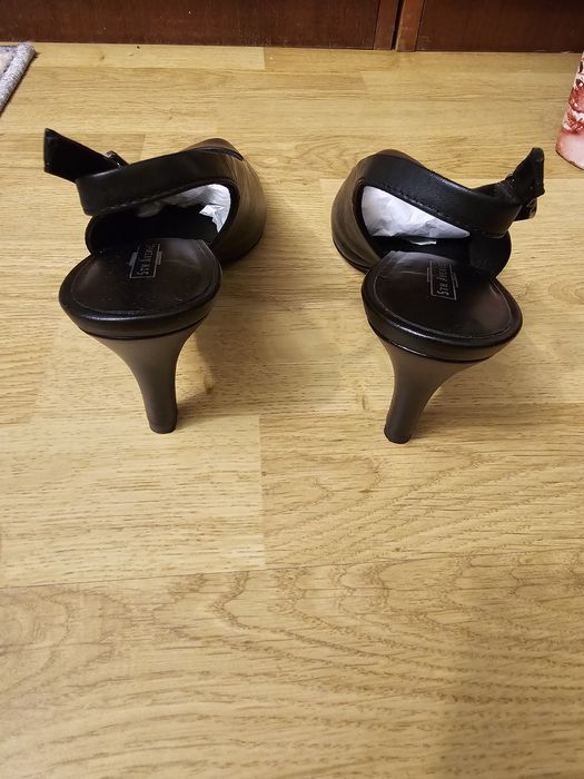 Pantofi dama din piele decupati