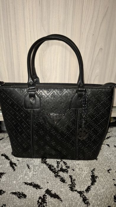Geanta Guess eleganta