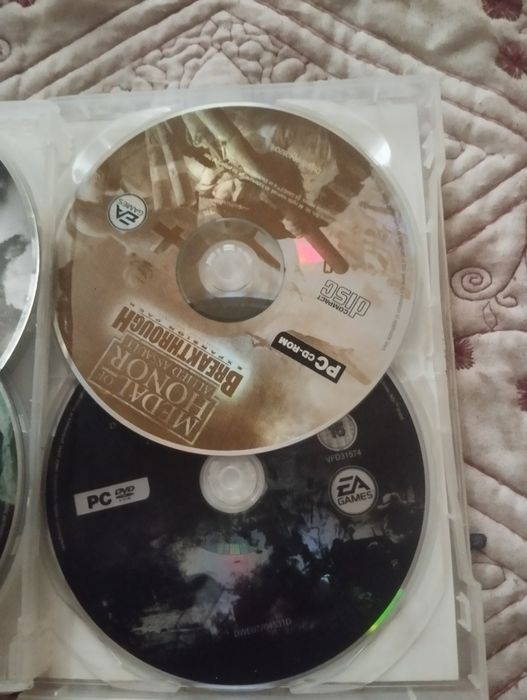 Am 6 cd jocuri pc 50 lei buc