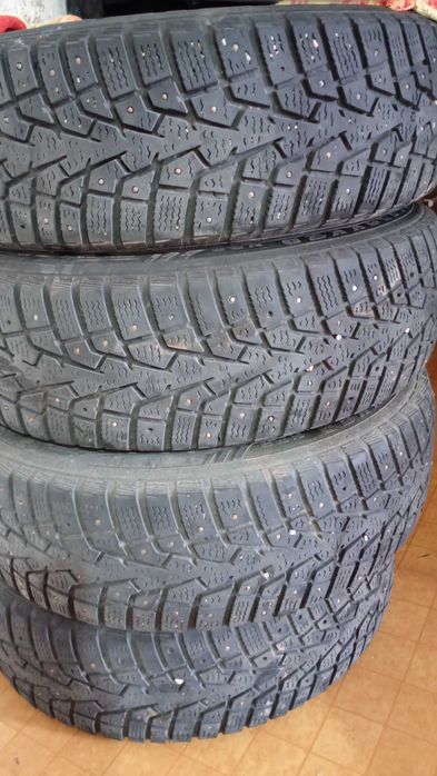 Авто шины  хорошие 4 шт.