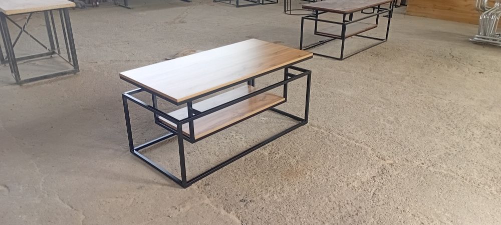 Jurnalniy stol loft