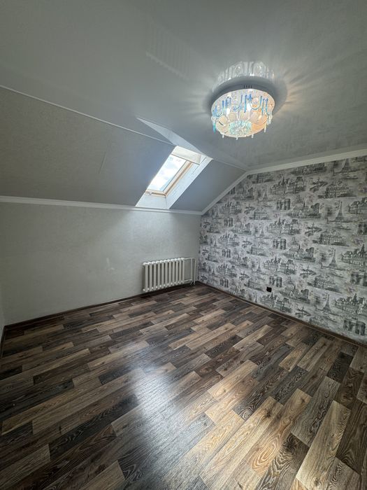 Продам 4 комнатную квартиру
