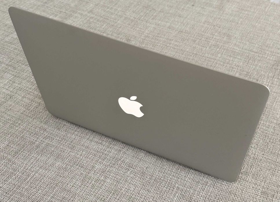 Apple MacBook Air 8 GB/256 SSD in stare perfecta!