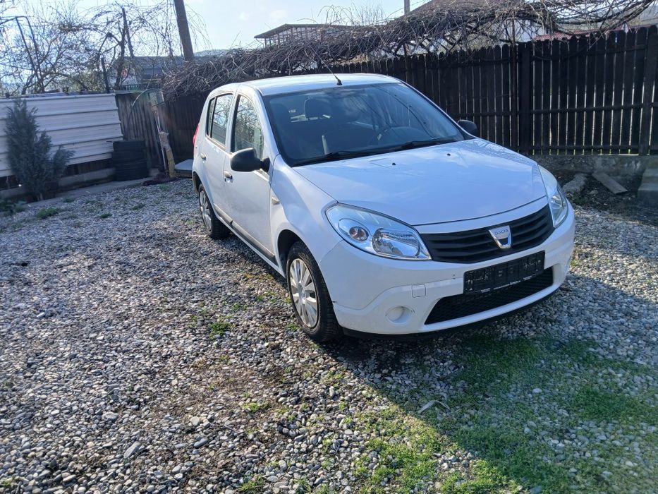 Dezmembrez dacia sandero 2011