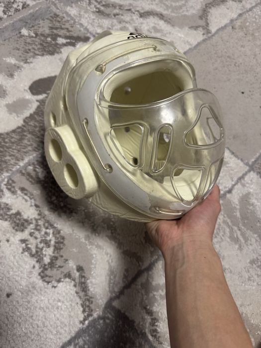 Шлем для каратэ продается