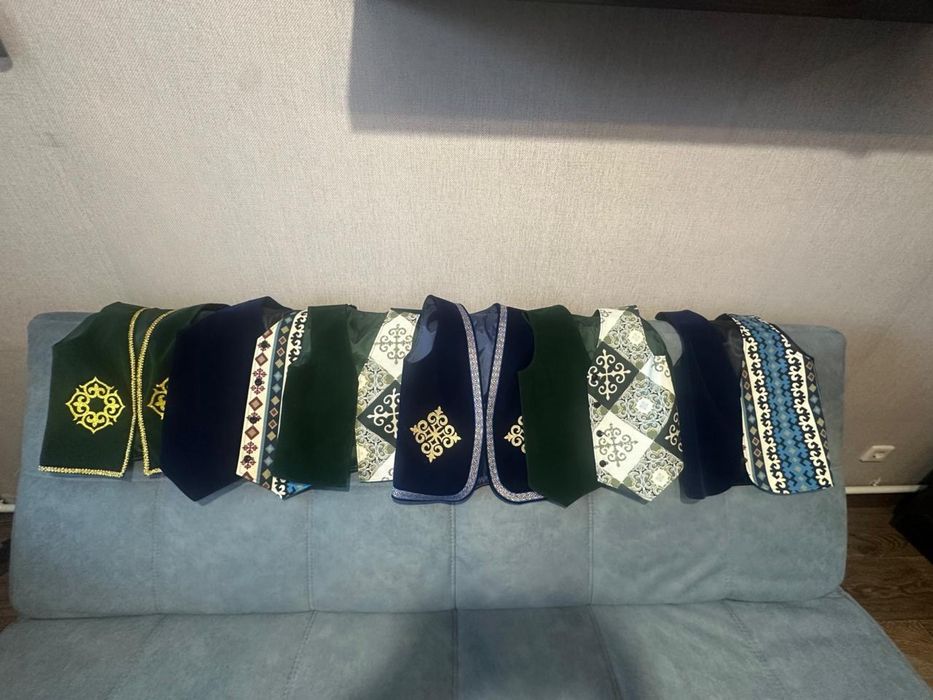 Продам детские казахские жилеты