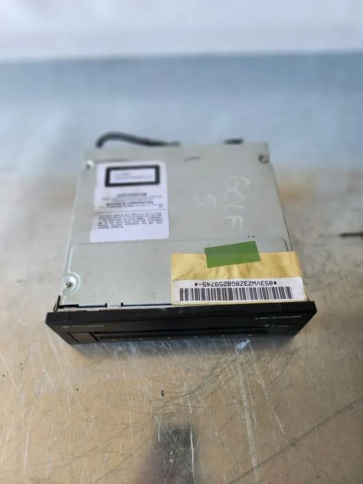 Magazie Cd Vw Golf 5 Tiguan Cod 1Ka - Dezmembrari Arad
