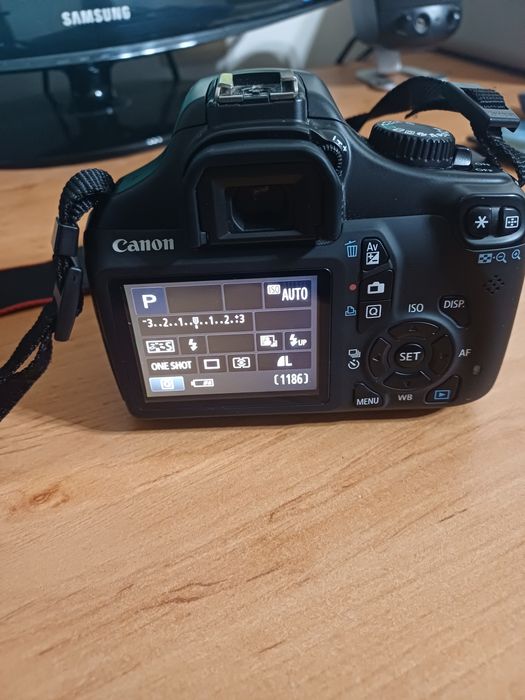 Фотоапарат Canon Eos 1100d