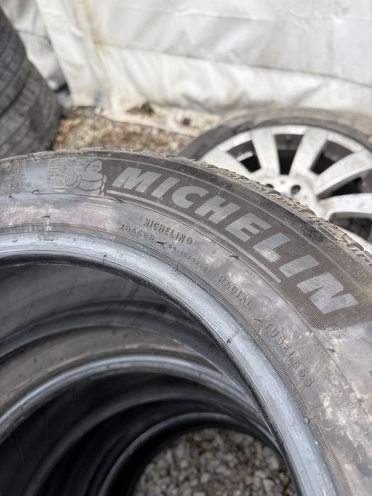 Зимни гуми Michelin 205/55 R16 – много добро състояние