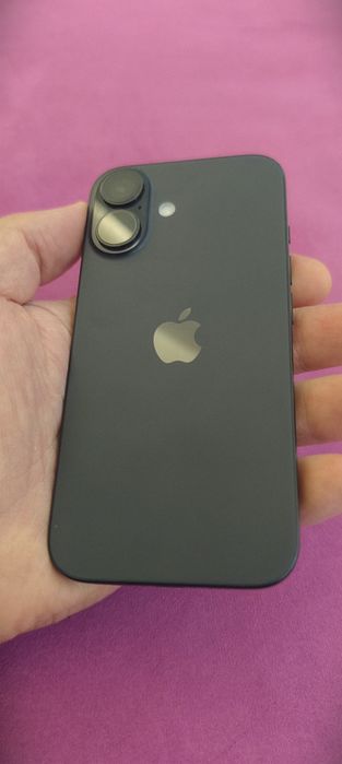 IPhone 16.  128 gb