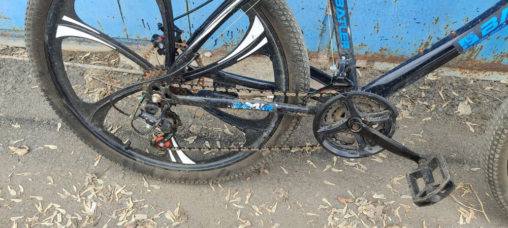 велик  синий черный