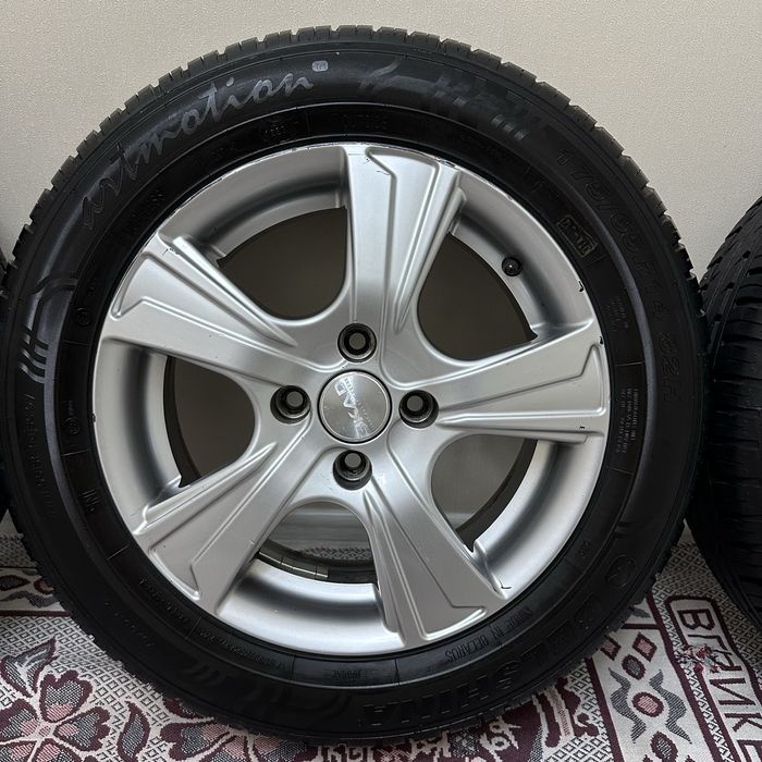 Комплект дисков с шинами