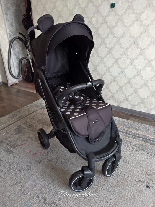 Продам детскую прогулочную коляску